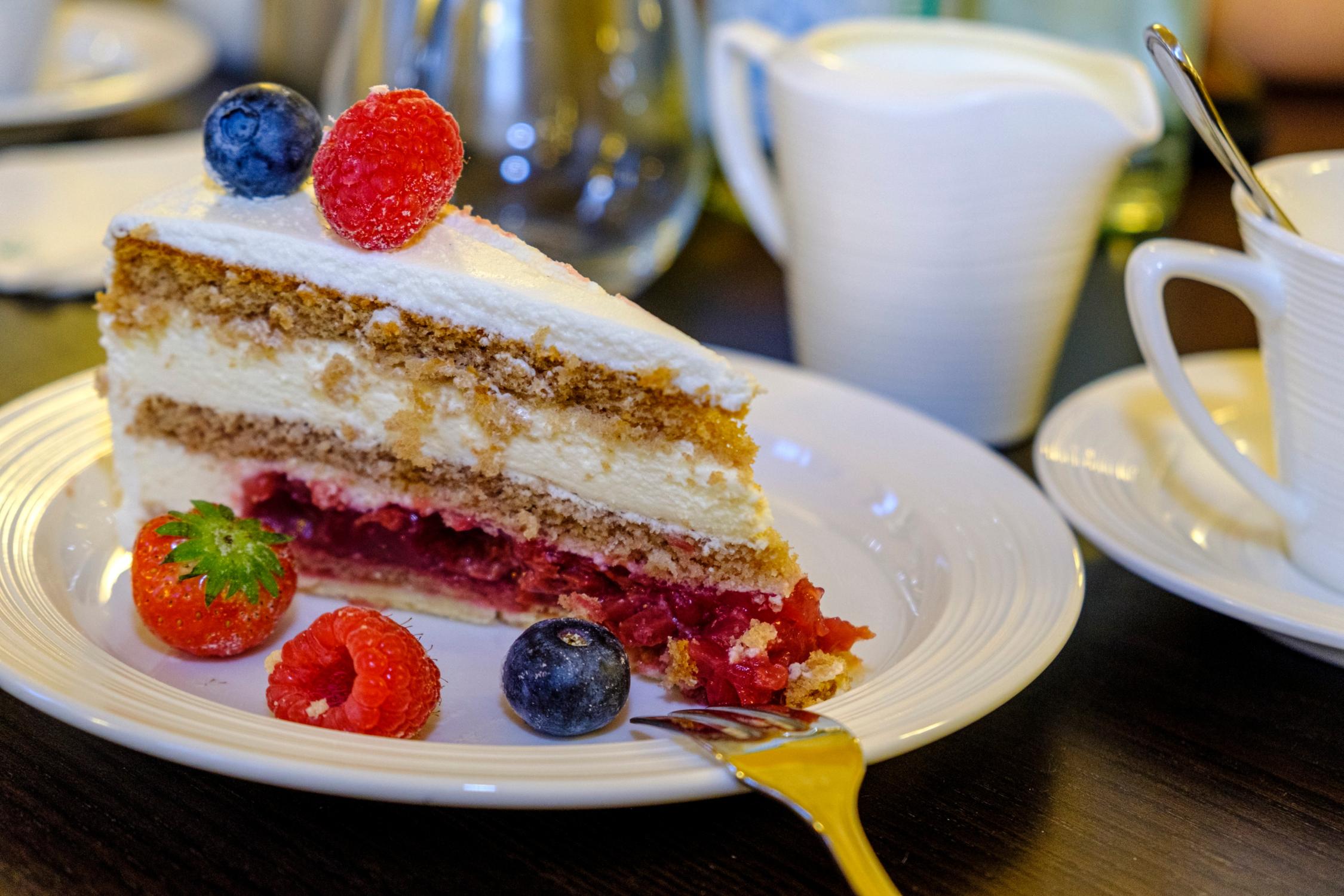 cakes-7601676_by_bru-no-pixabay_pbs
